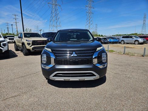 Used 2024 Mitsubishi Outlander SE AWD/4WD image 12