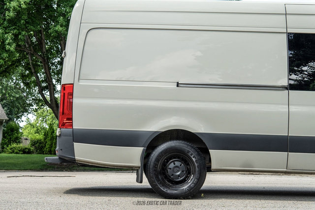 Used 2023 Mercedes-Benz Sprinter 2500 image 10