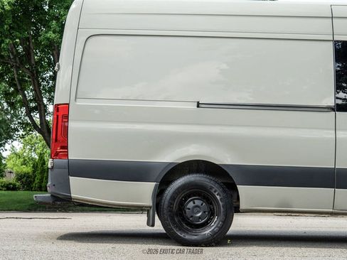 Used 2023 Mercedes-Benz Sprinter 2500 image 10