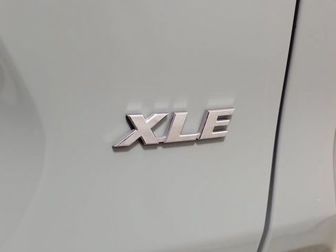 Used 2023 Toyota RAV4 XLE FWD image 9