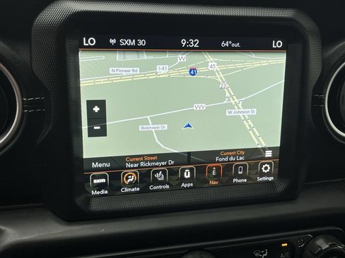 Used 2023 Jeep Wrangler Unlimited Sahara w/ Cold Weather Group AWD/4WD image 5