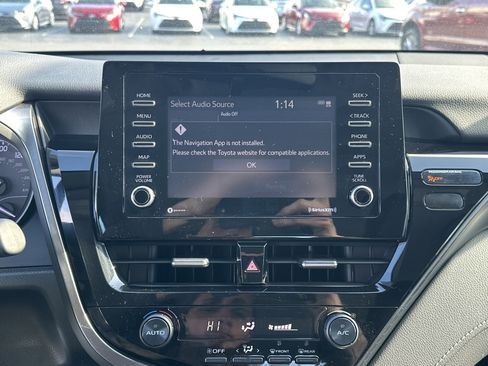 Certified 2021 Toyota Camry SE image 24