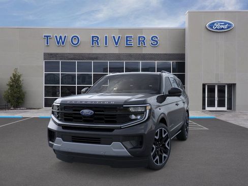 New 2026 Ford Expedition Platinum w/ Platinum Ultimate Package image 2