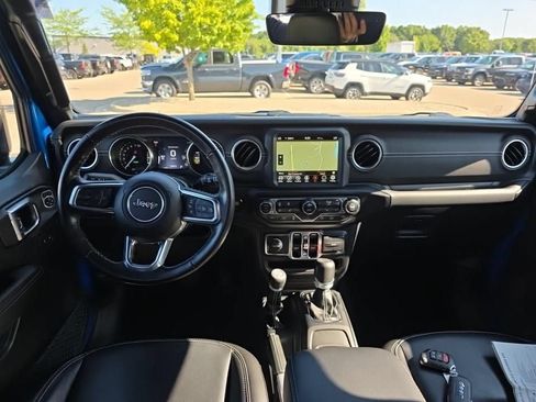 Used 2022 Jeep Wrangler Unlimited Sahara w/ Cold Weather Group AWD/4WD image 14