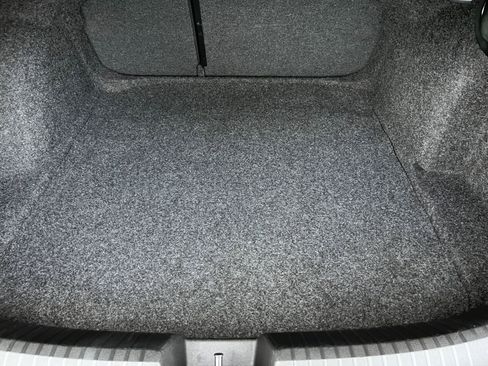 Used 2025 Volkswagen Jetta SE image 31