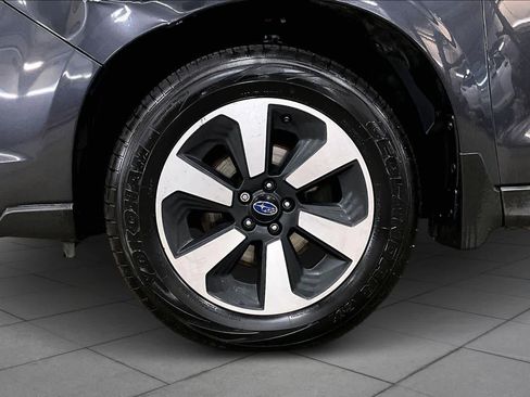 Used 2018 Subaru Forester 2.5i Premium w/ All-Weather Package image 10