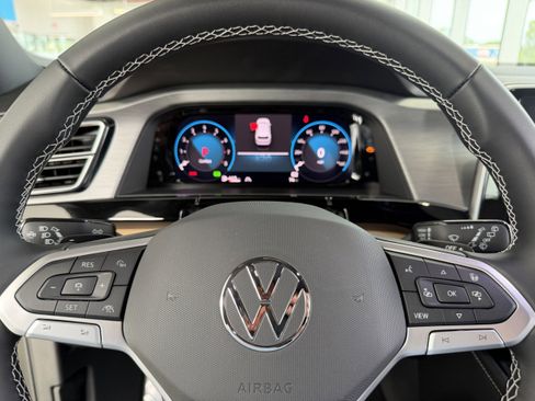 New 2026 Volkswagen Atlas Cross Sport SE image 24