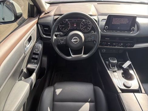 Used 2023 Nissan Rogue SV w/ SV Premium B Package image 10