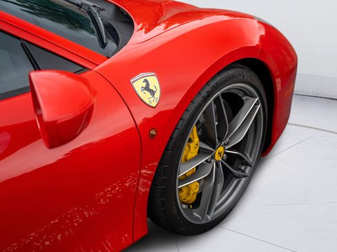 Used 2016 Ferrari 488 GTB RWD image 34