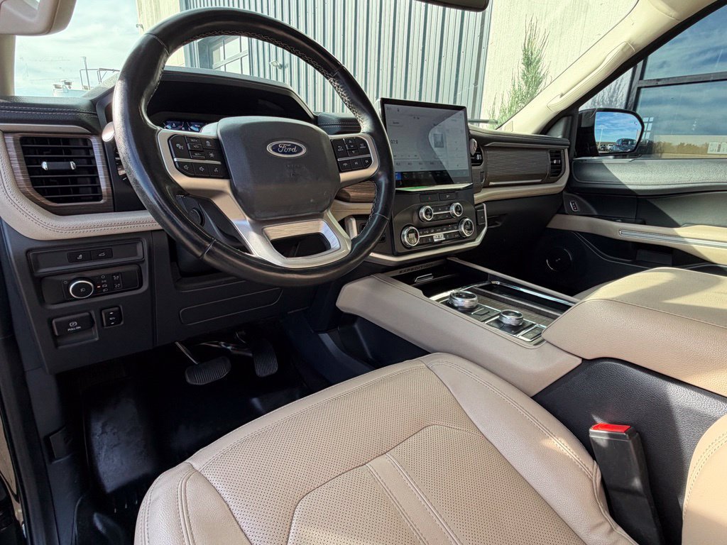 Used 2022 Ford Expedition Limited AWD/4WD image 7