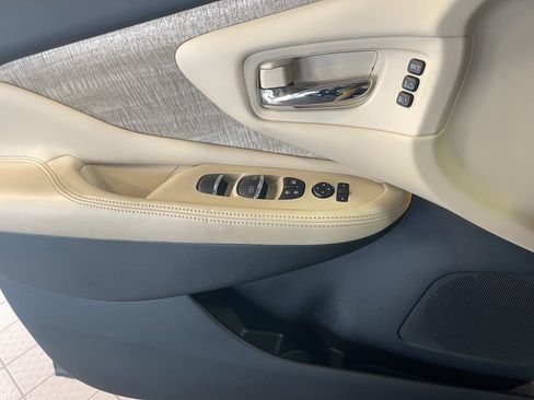 Used 2024 Nissan Murano SL image 11