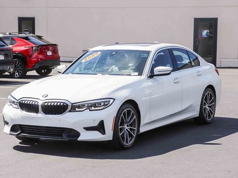 Used 2020 BMW 330i Sedan w/ Convenience Package RWD image 3