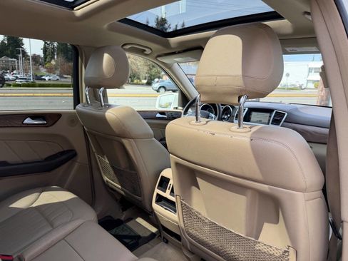 Used 2016 Mercedes-Benz GL 450 4MATIC w/ Premium I Package image 29