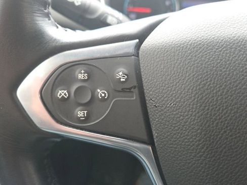 Used 2022 Chevrolet Traverse LT image 42