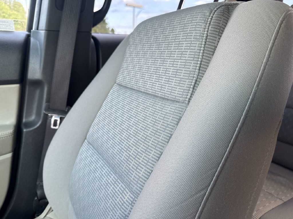 Used 2014 Ford Explorer XLT AWD/4WD image 35