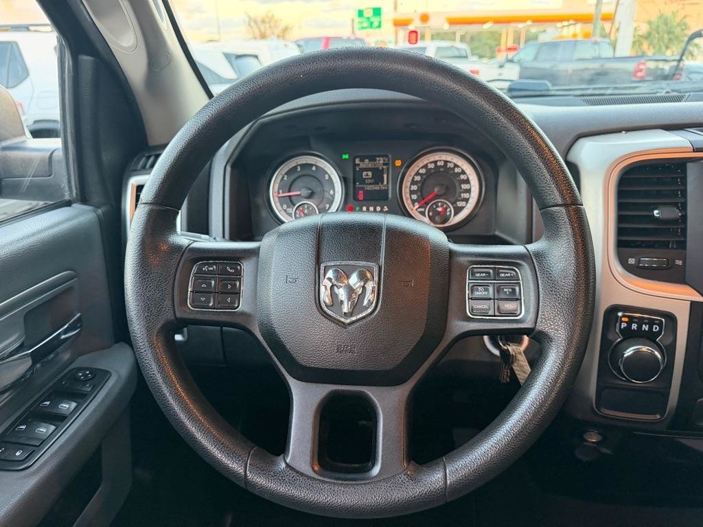 Used 2015 RAM 1500 Classic SLT RWD image 17
