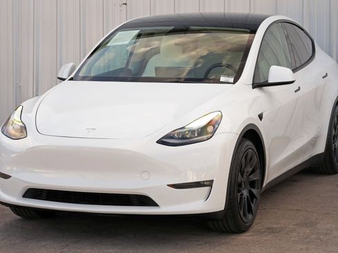 Used 2023 Tesla Model Y Long Range image 49