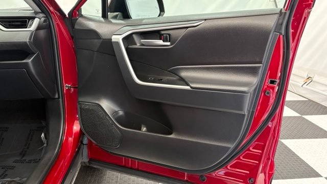 Used 2025 Toyota RAV4 XLE FWD image 23
