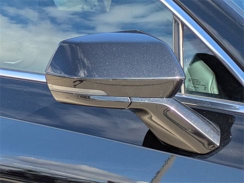 Used 2024 Cadillac XT4 Premium Luxury image 12