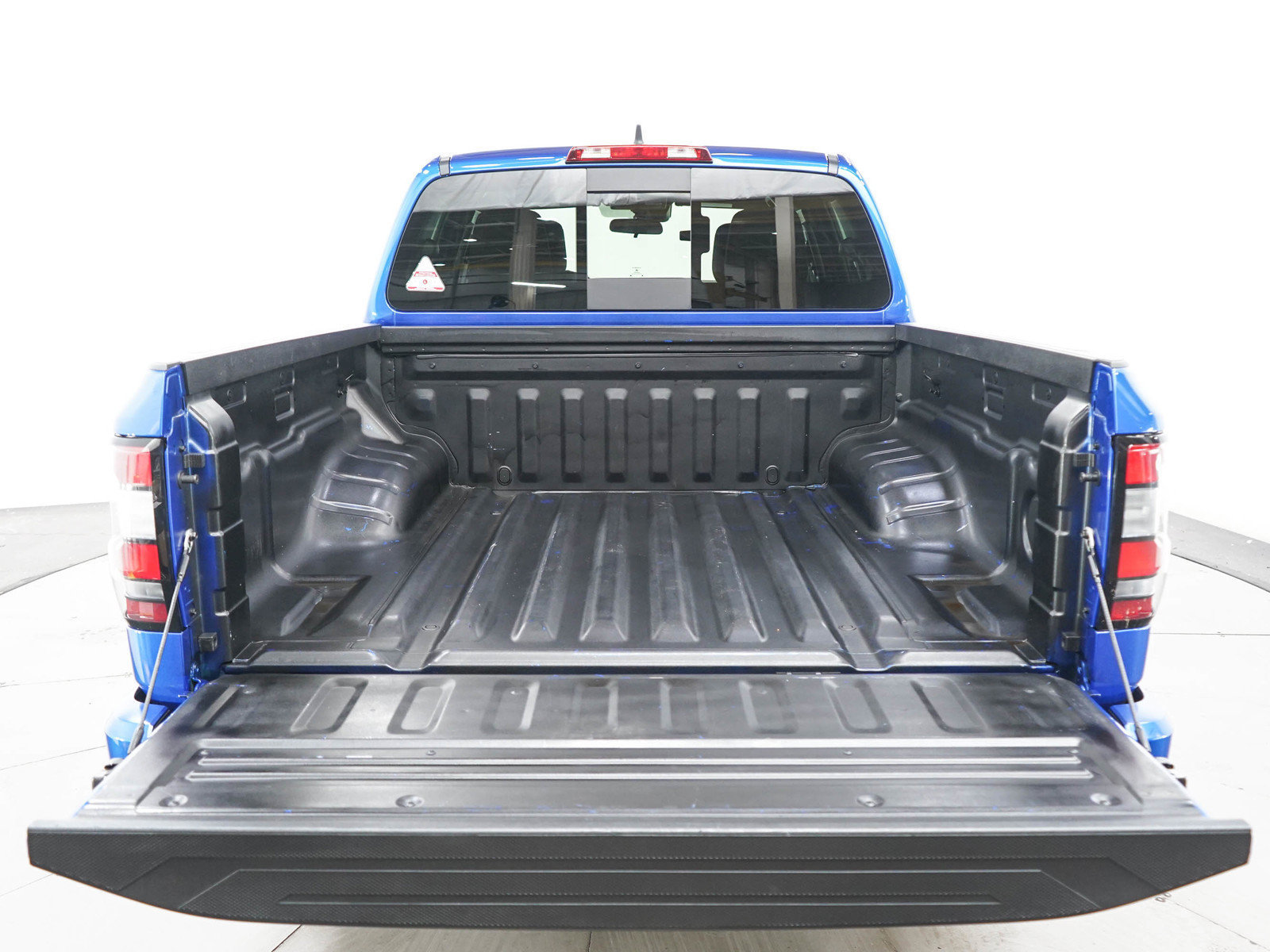 Used 2024 Nissan Frontier PRO-4X w/ Technology Package AWD/4WD image 16