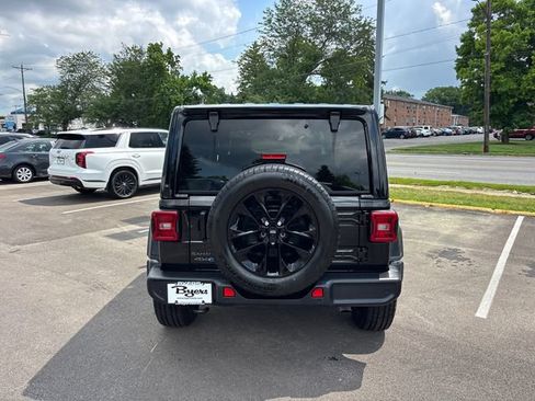Used 2025 Jeep Wrangler Unlimited Sahara w/ Safety Group AWD/4WD image 29