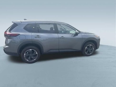 Used 2025 Nissan Rogue SV FWD image 9
