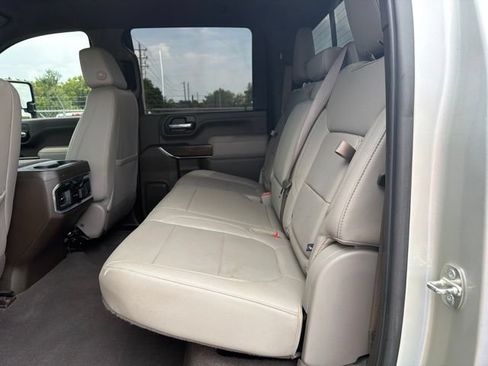 Used 2022 GMC Sierra 2500 SLT w/ SLT Convenience Package AWD/4WD image 9