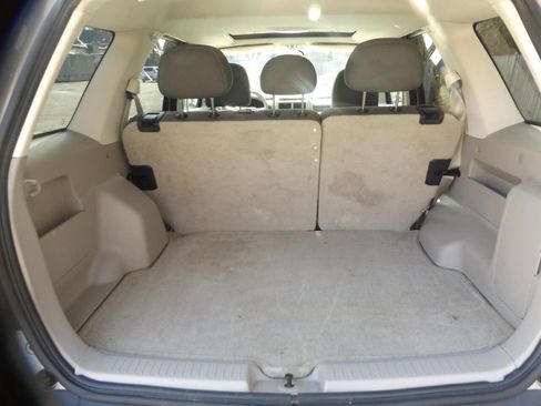 Used 2009 Ford Escape XLT image 6