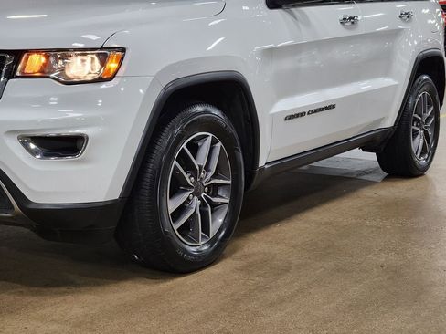 Used 2019 Jeep Grand Cherokee Limited image 17
