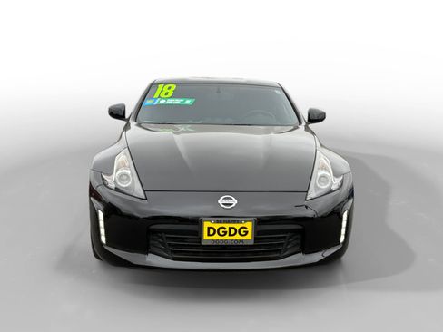 Used 2018 Nissan 370Z Coupe RWD image 8