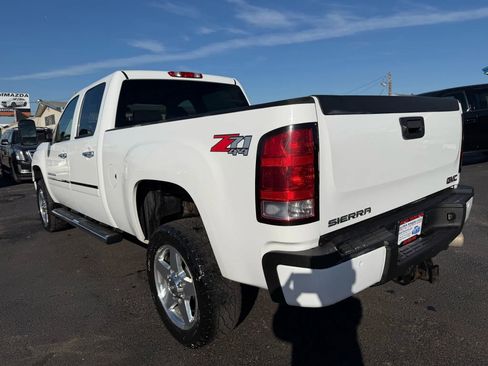 Used 2013 GMC Sierra 2500 Denali w/ Suspension Package, Off-Road image 3