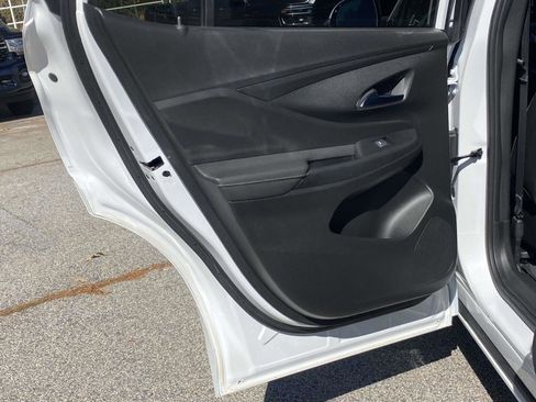 Used 2025 Buick Envista Avenir image 21