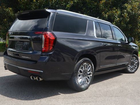Used 2024 GMC Yukon XL Denali Ultimate AWD/4WD image 19