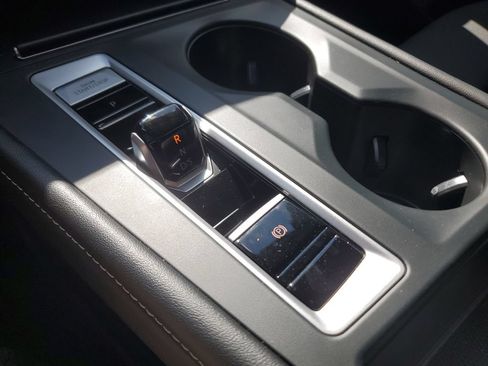 Certified 2024 Volkswagen Atlas SE FWD image 29