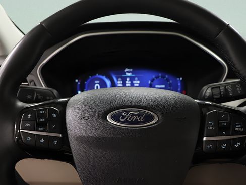 Used 2022 Ford Escape SEL w/ Technology Package AWD/4WD image 15