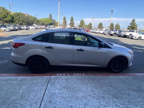 Used 2015 Ford Focus S FWD image 3