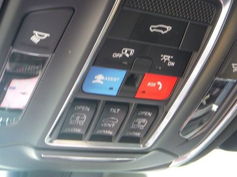 New 2026 Jeep Grand Cherokee L Limited w/ Limited Altitude Package AWD/4WD image 33