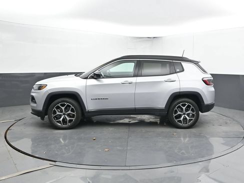 Used 2025 Jeep Compass Limited AWD/4WD image 7