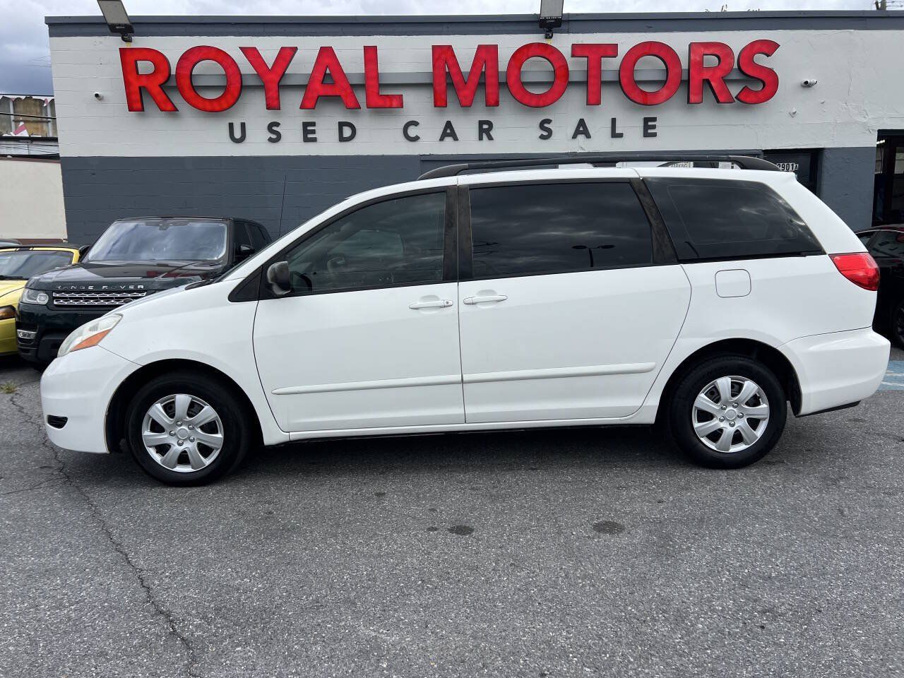 Used 2008 Toyota Sienna CE FWD image 10