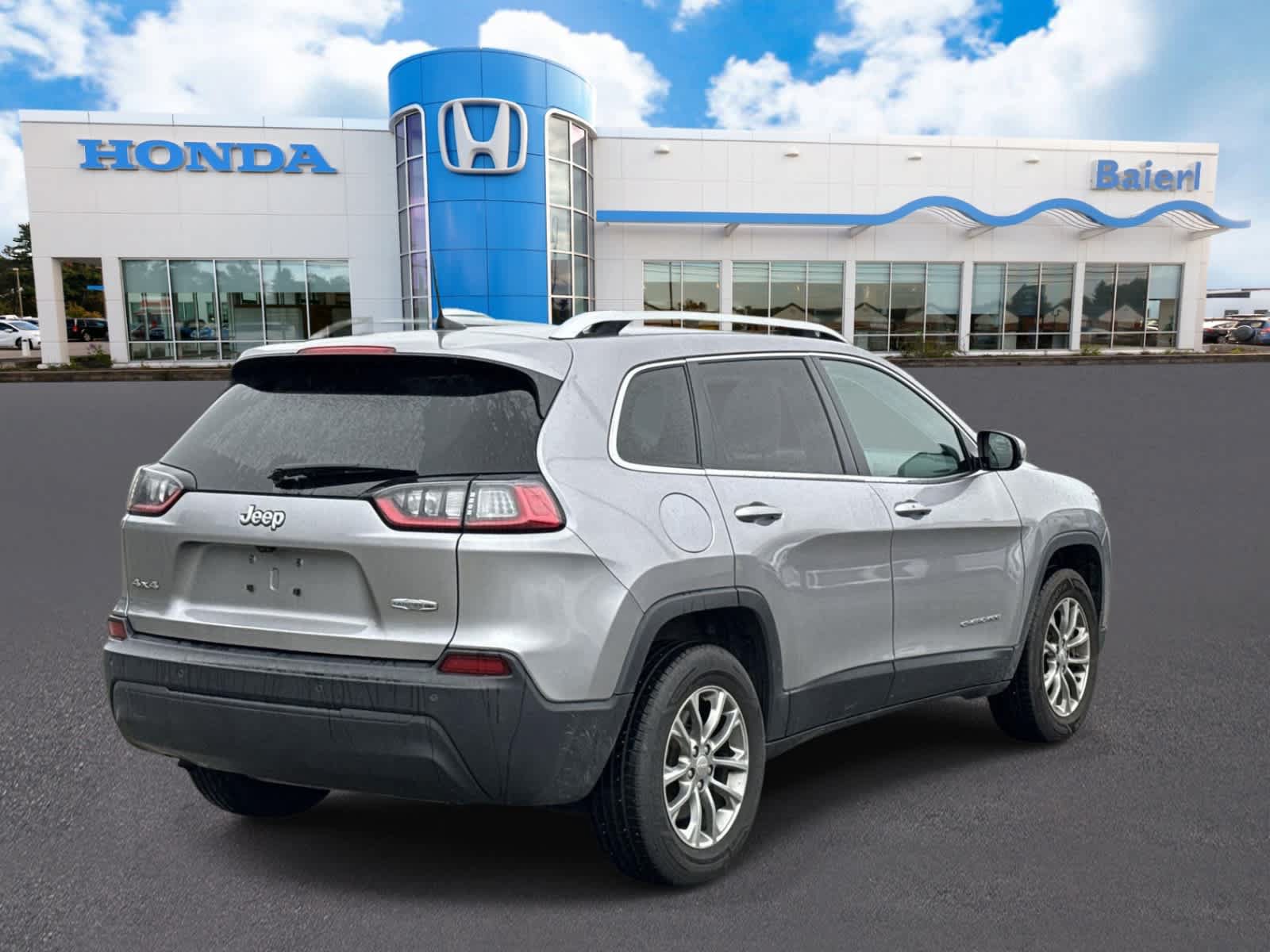 Used 2020 Jeep Cherokee Latitude Plus w/ Cold Weather Group AWD/4WD image 5
