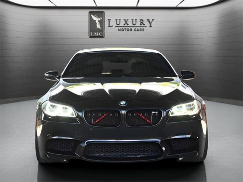 Used 2015 BMW M5 image 2