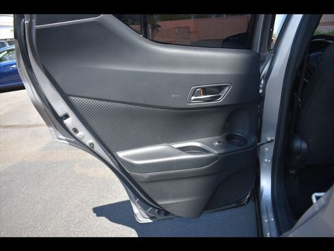 Used 2019 Toyota C-HR LE FWD image 21