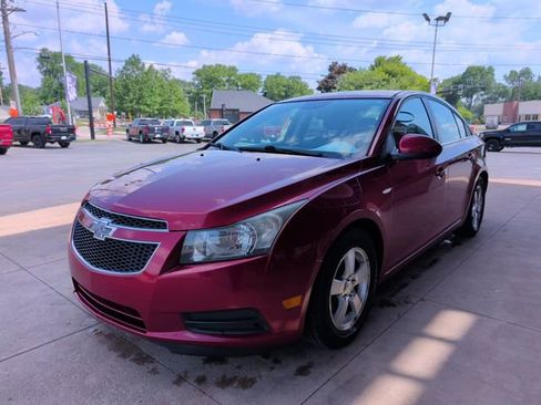 Used 2014 Chevrolet Cruze LT FWD image 3