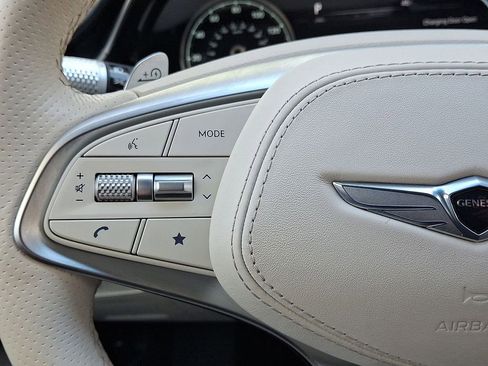 Used 2024 Genesis Electrified GV70 Advanced image 17