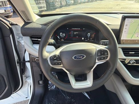 New 2026 Ford Explorer Active w/ Active Comfort Package RWD image 15