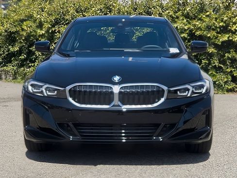 New 2026 BMW 330i Sedan w/ Convenience Package RWD image 2