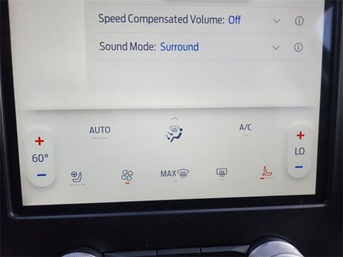 Used 2024 Ford Edge Titanium image 23