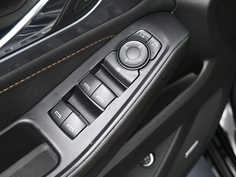 Used 2021 Chevrolet Traverse Premier w/ Redline Edition image 18