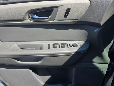 Used 2015 Chevrolet Traverse LS FWD image 13