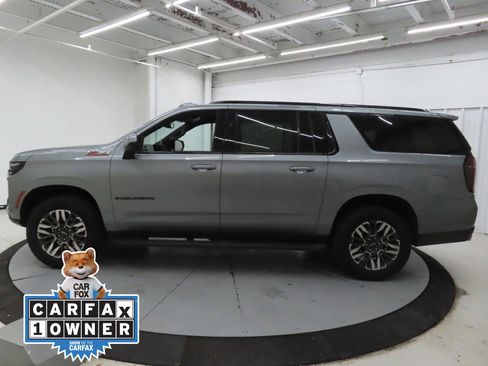 Used 2025 Chevrolet Suburban Z71 AWD/4WD image 6